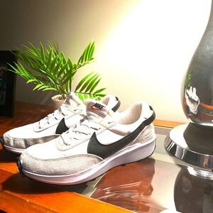 Nike Waffle Debut